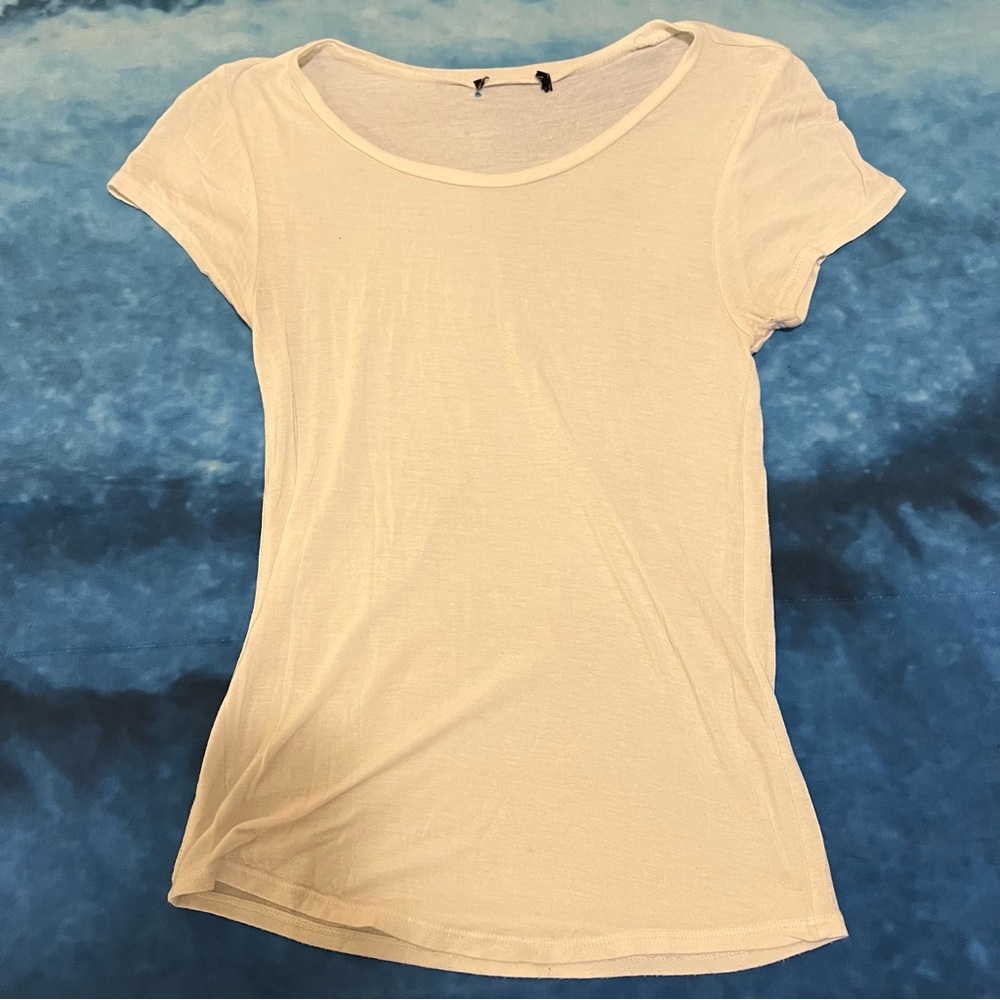 White tee
